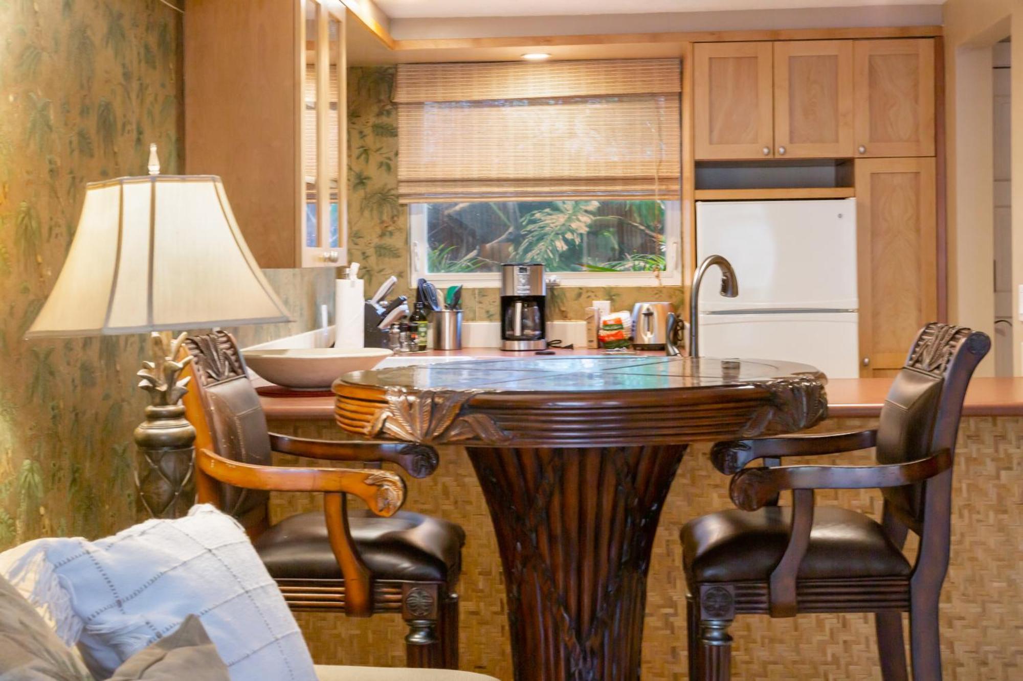 Lotus Suite, 1 Bedroom, Sleeps 4, Pool & Bbq, Pre-Renovation Summer Sale Kihei Exterior photo